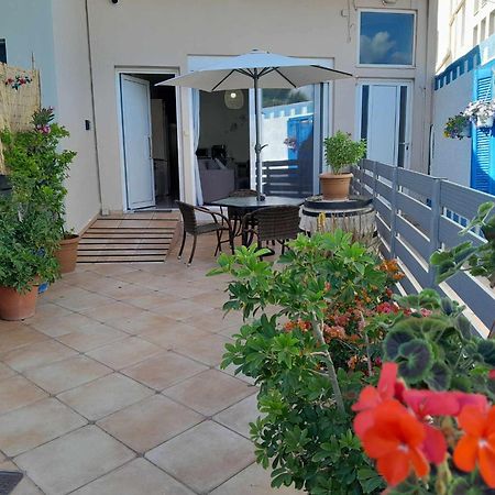 The Getaway Apartment Agia Marina Exterior foto