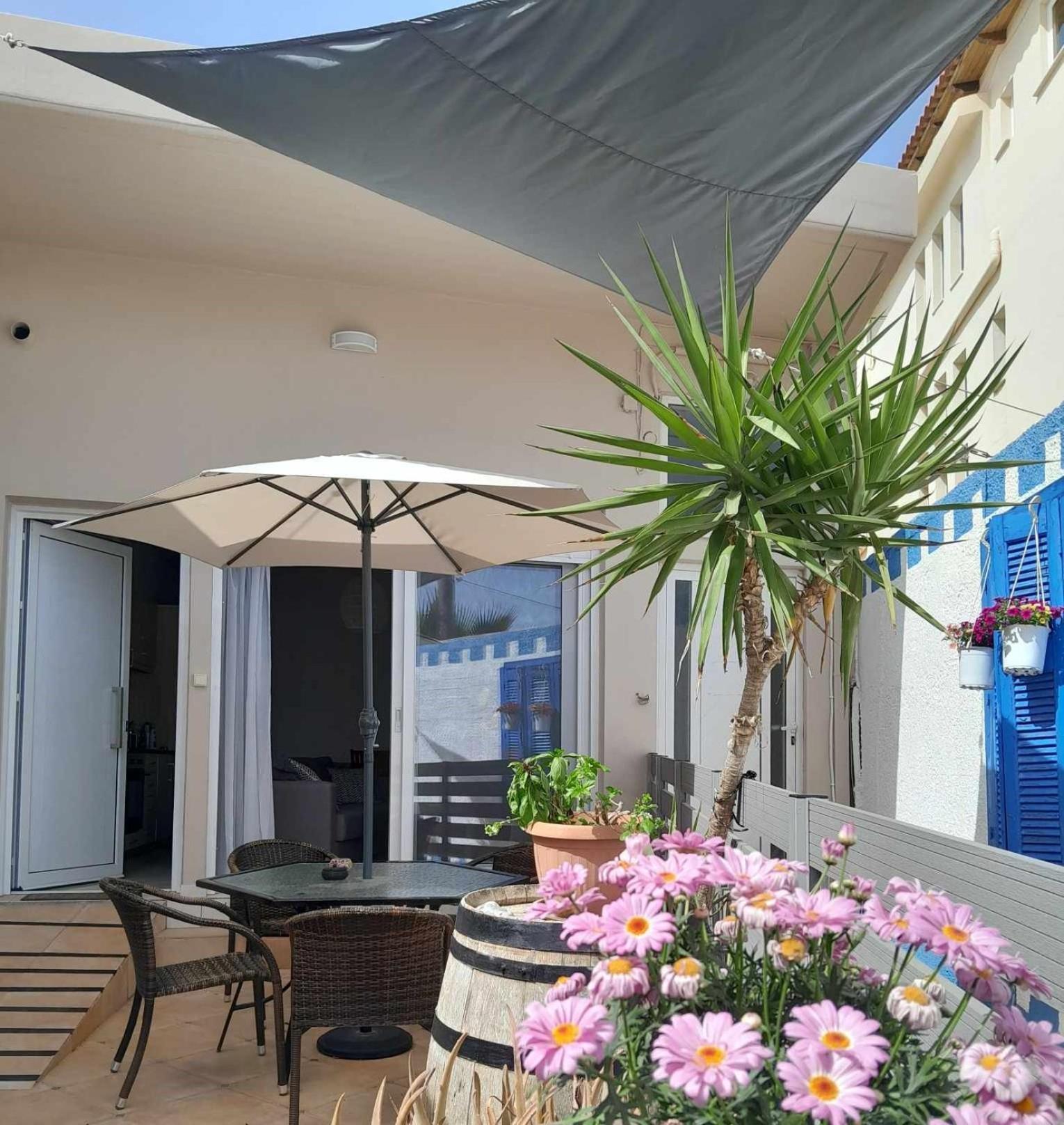 The Getaway Apartment Agia Marina Exterior foto